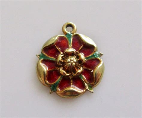 tudor rose pendant